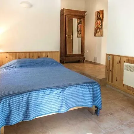 Sleeps 6 Pool Wifi
