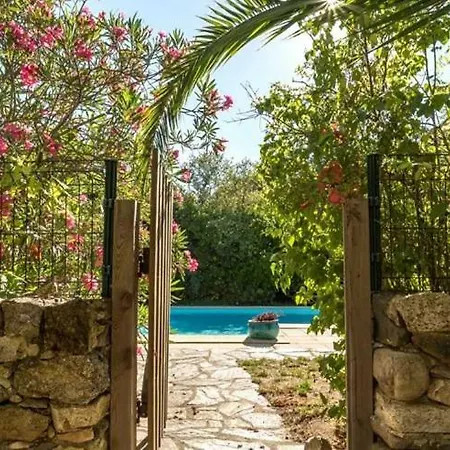 Sleeps 6 Pool Wifi Villa *